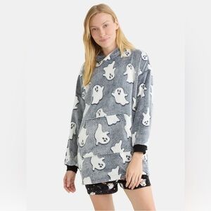 Way To Celebrate Halloween Hooded Ghost Lounger